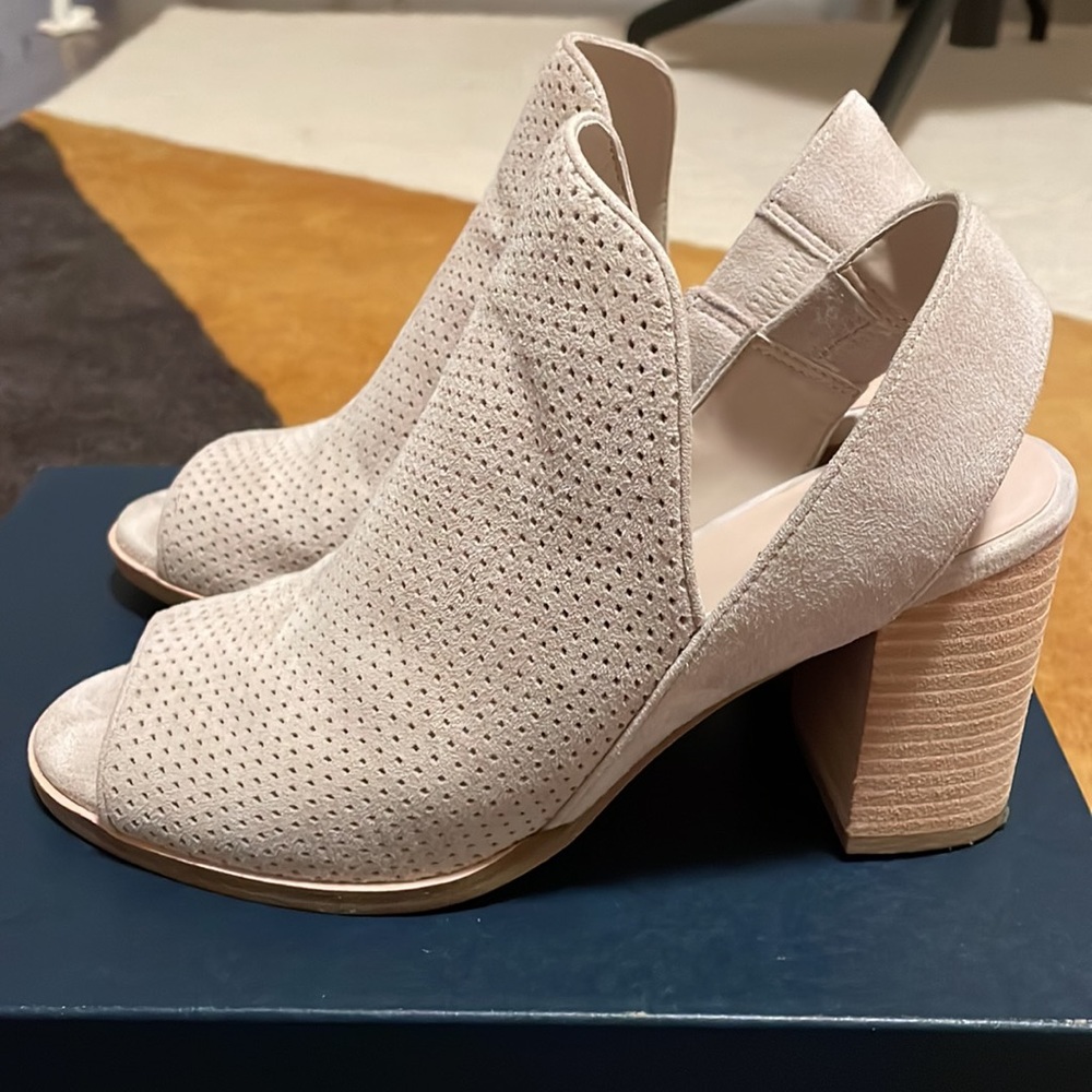 Suede Calista Cole Haan Sandal in Stone